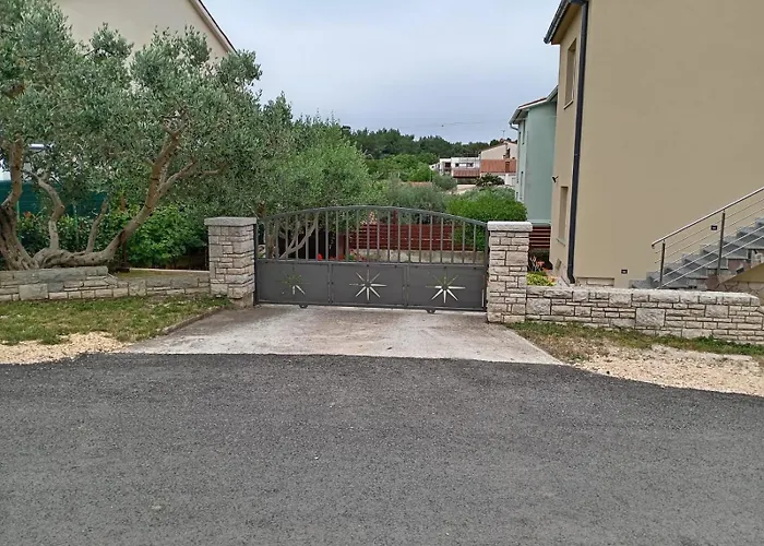 Tomi Apartman