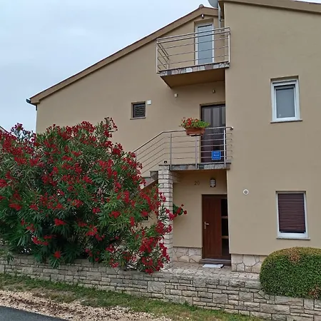Apartment Tomi